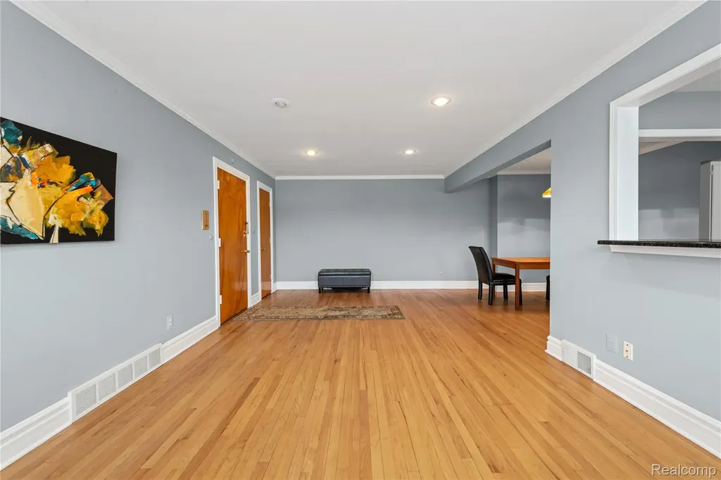 25777 Woodward Avenue Royal Oak City MI 48067