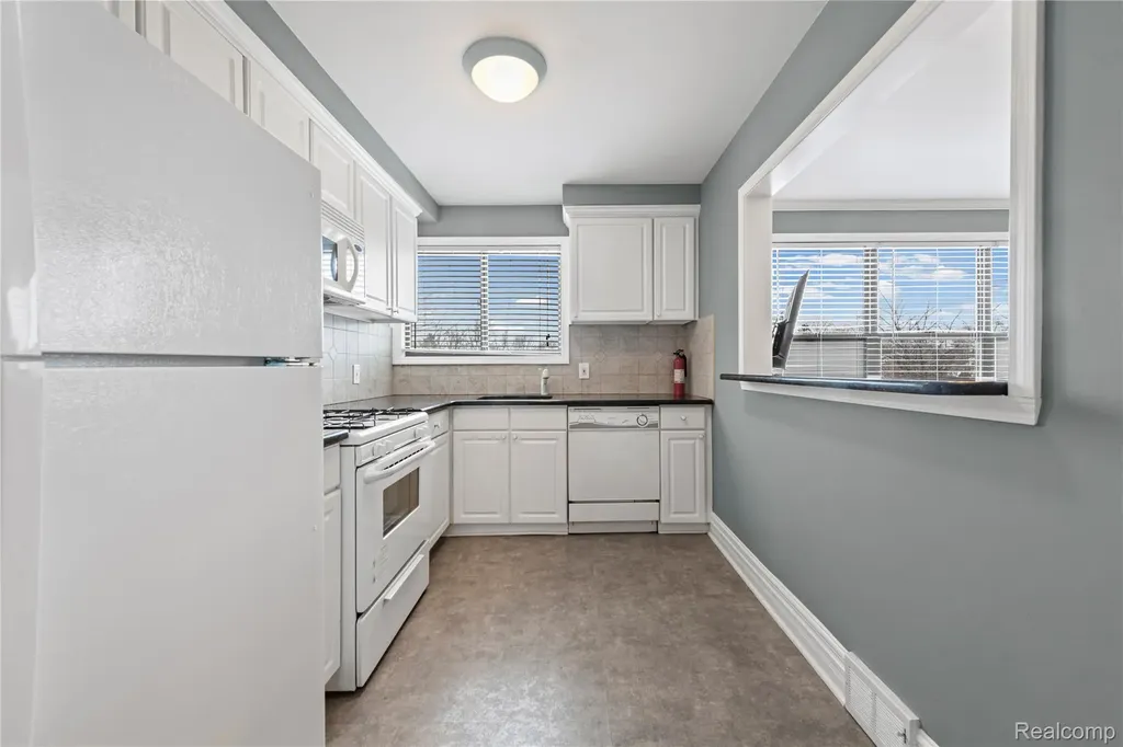 25777 Woodward Avenue Royal Oak City MI 48067