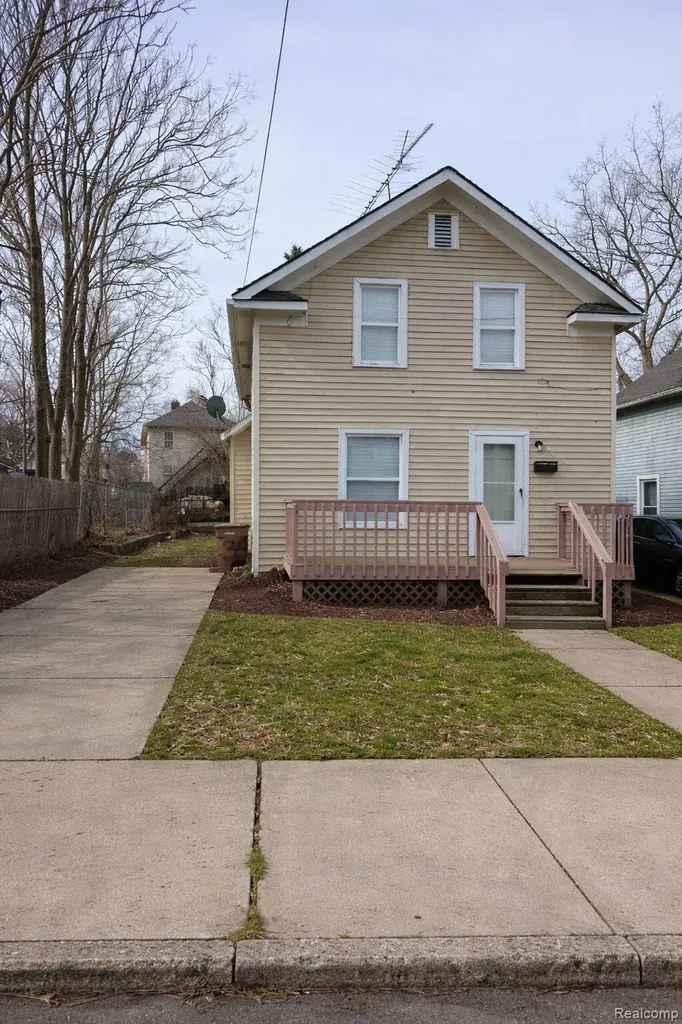 35 Clarence Street Pontiac City MI 48342