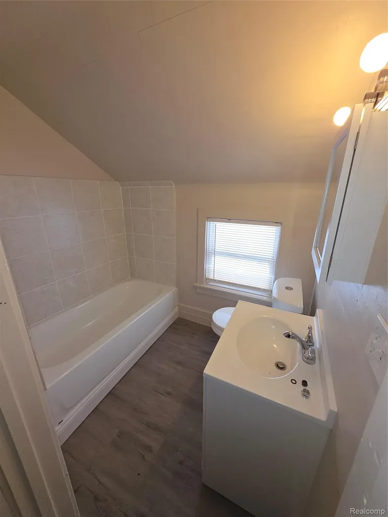 35 Clarence Street Pontiac City MI 48342