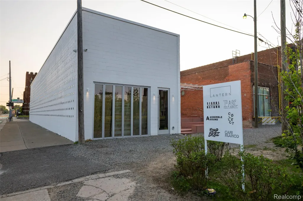 8754 Agnes Street Detroit City MI 48214