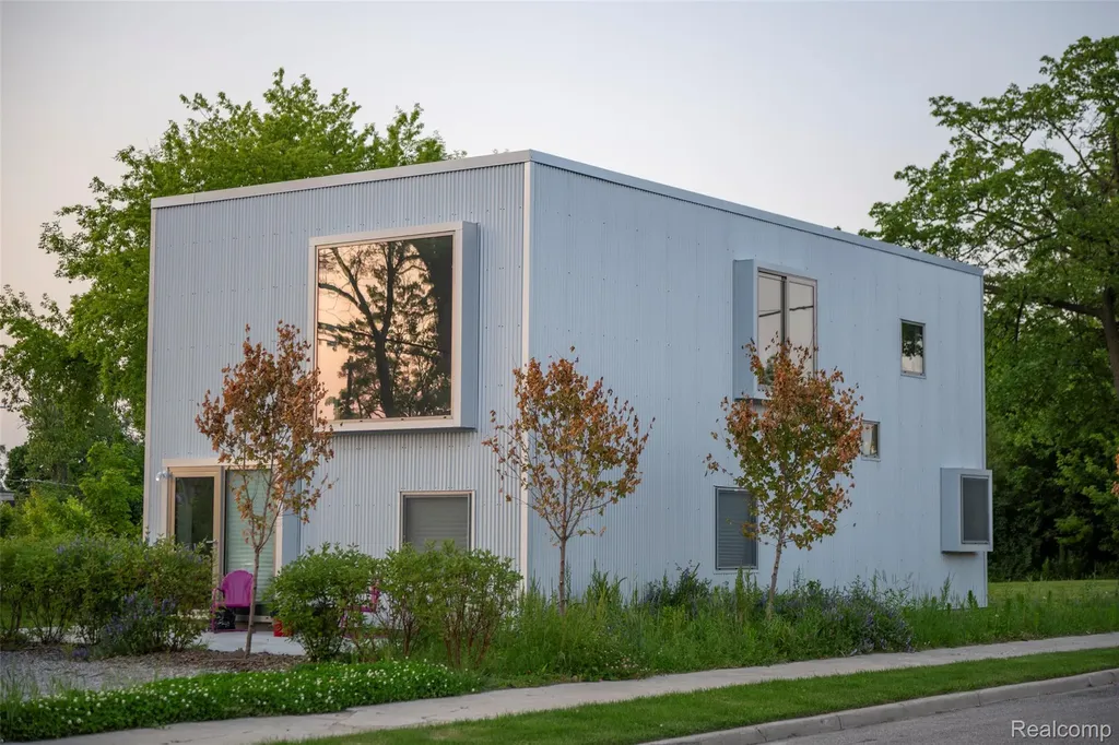 8754 Agnes Street Detroit City MI 48214