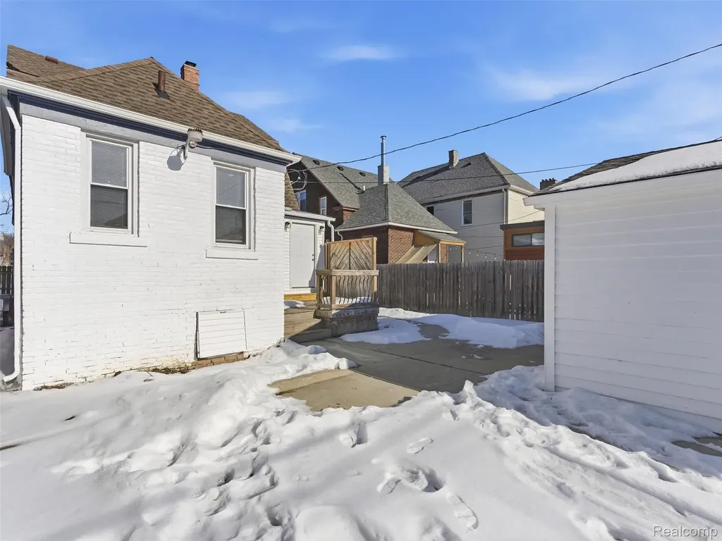 713 Clairmount Street Detroit City MI 48202