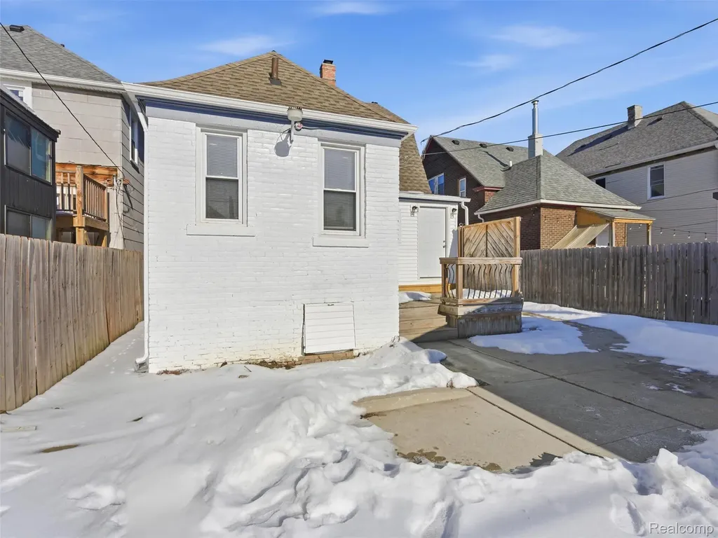 713 Clairmount Street Detroit City MI 48202