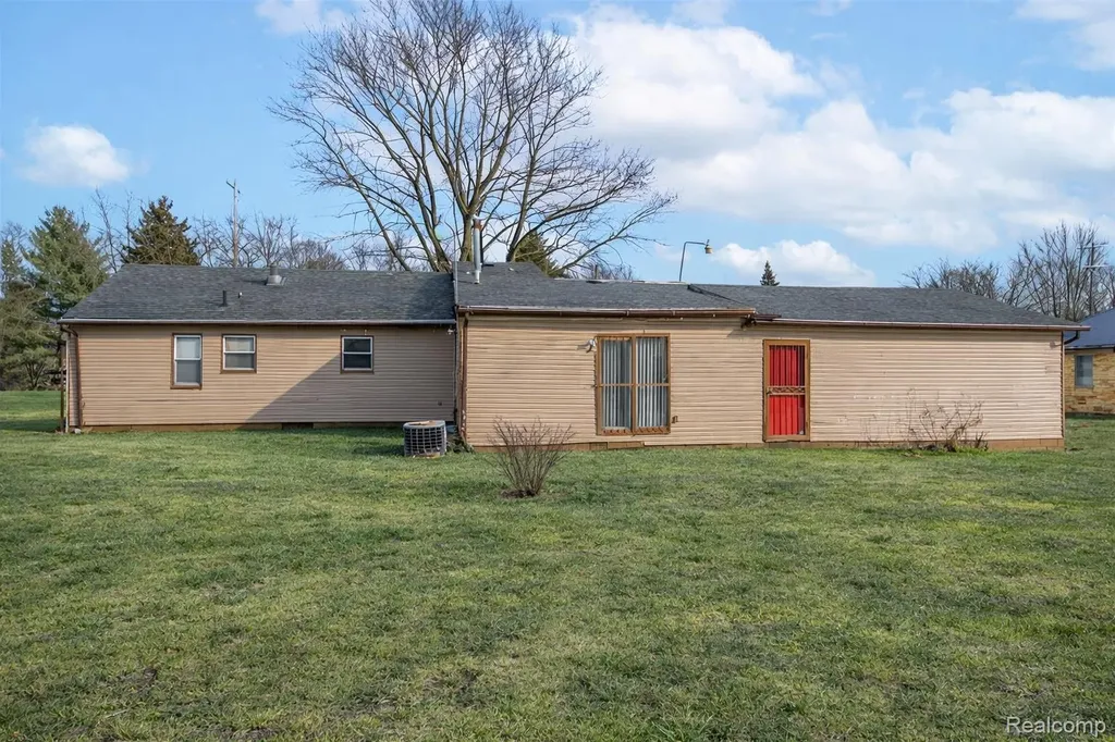 6449 Detroit Street Mt. Morris Township MI 48458