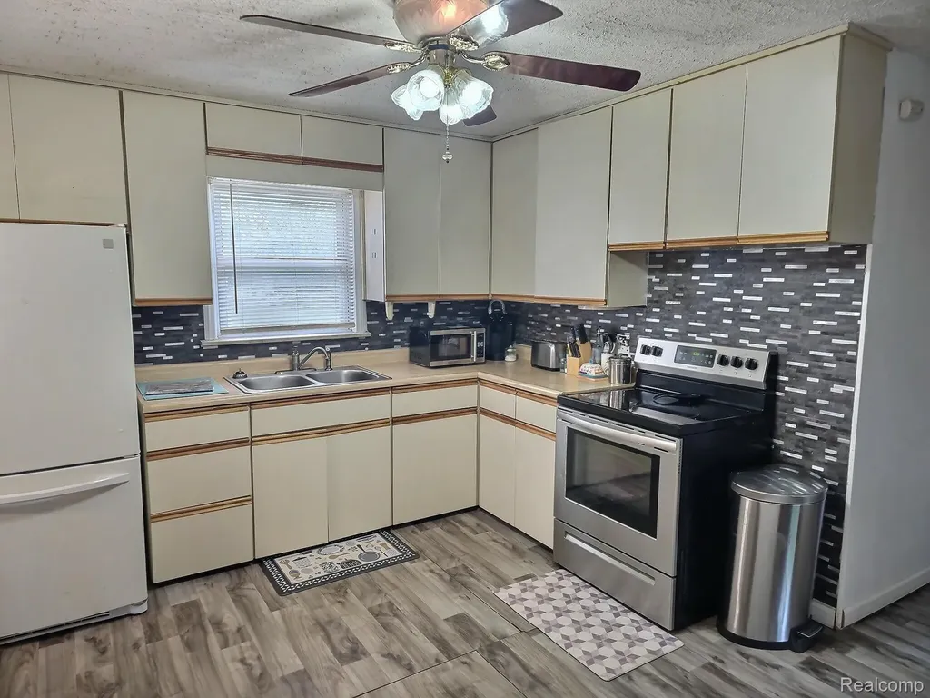 6449 Detroit Street Mt. Morris Township MI 48458