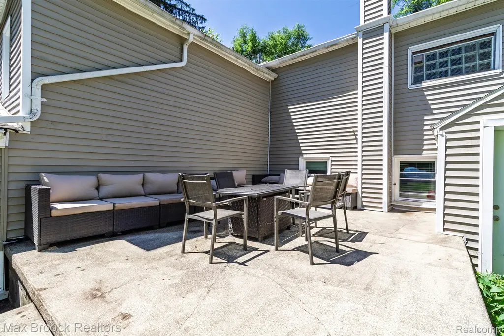 2940 Steeple Hill Road White Lake Charter Township MI 48383