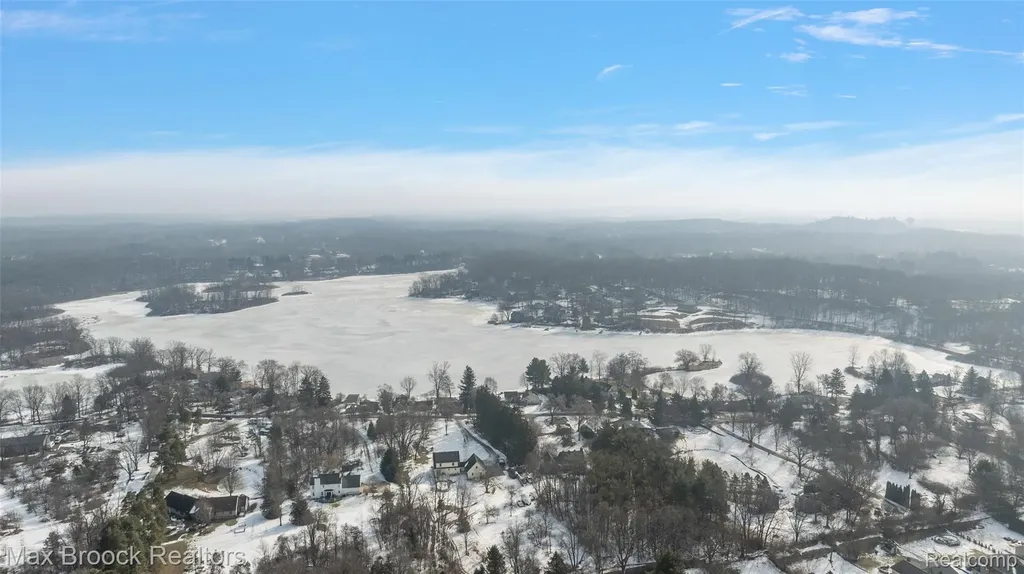 2940 Steeple Hill Road White Lake Charter Township MI 48383