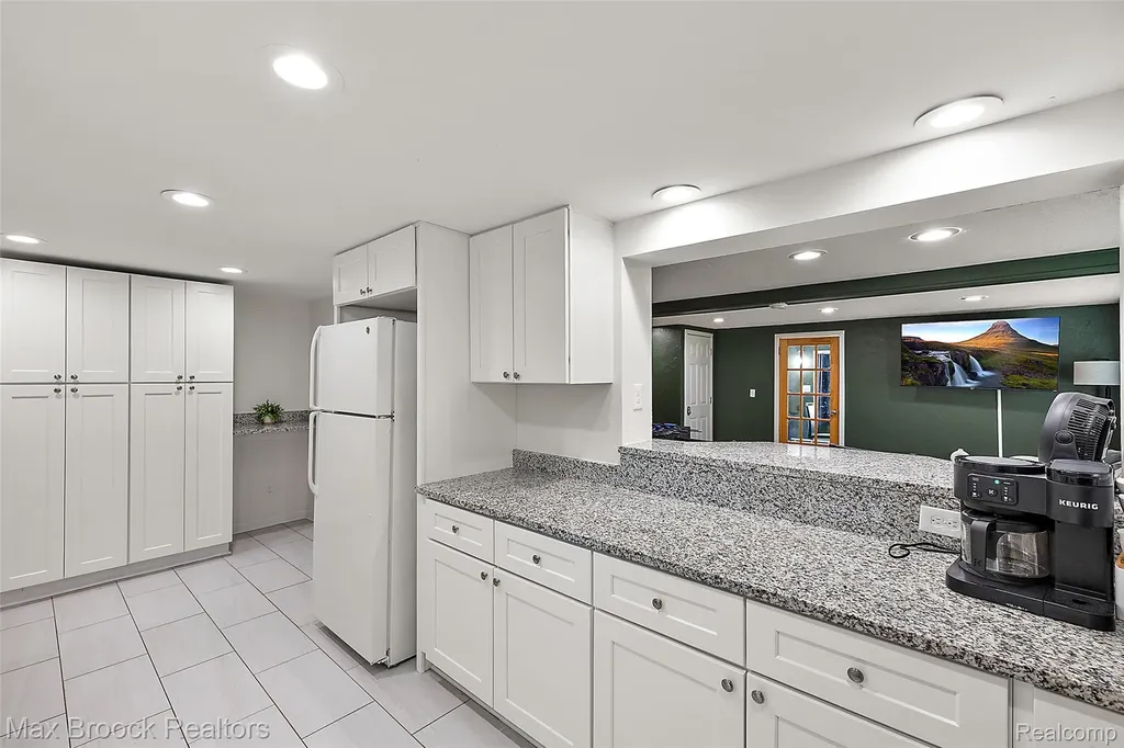 2940 Steeple Hill Road White Lake Charter Township MI 48383