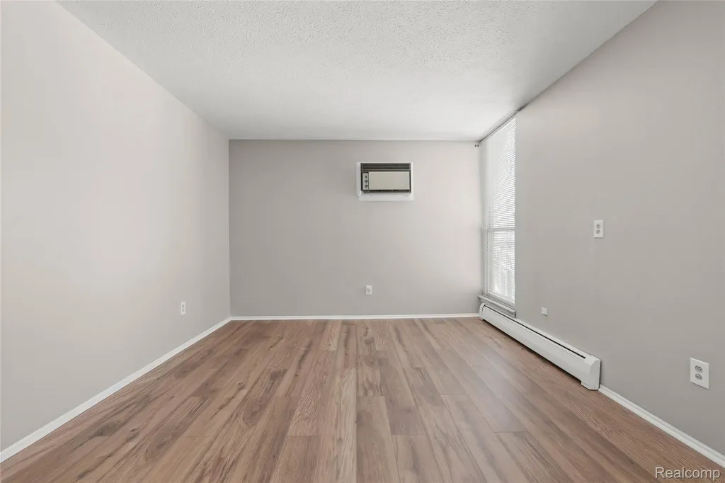 4909 Crooks Road Royal Oak City MI 48073