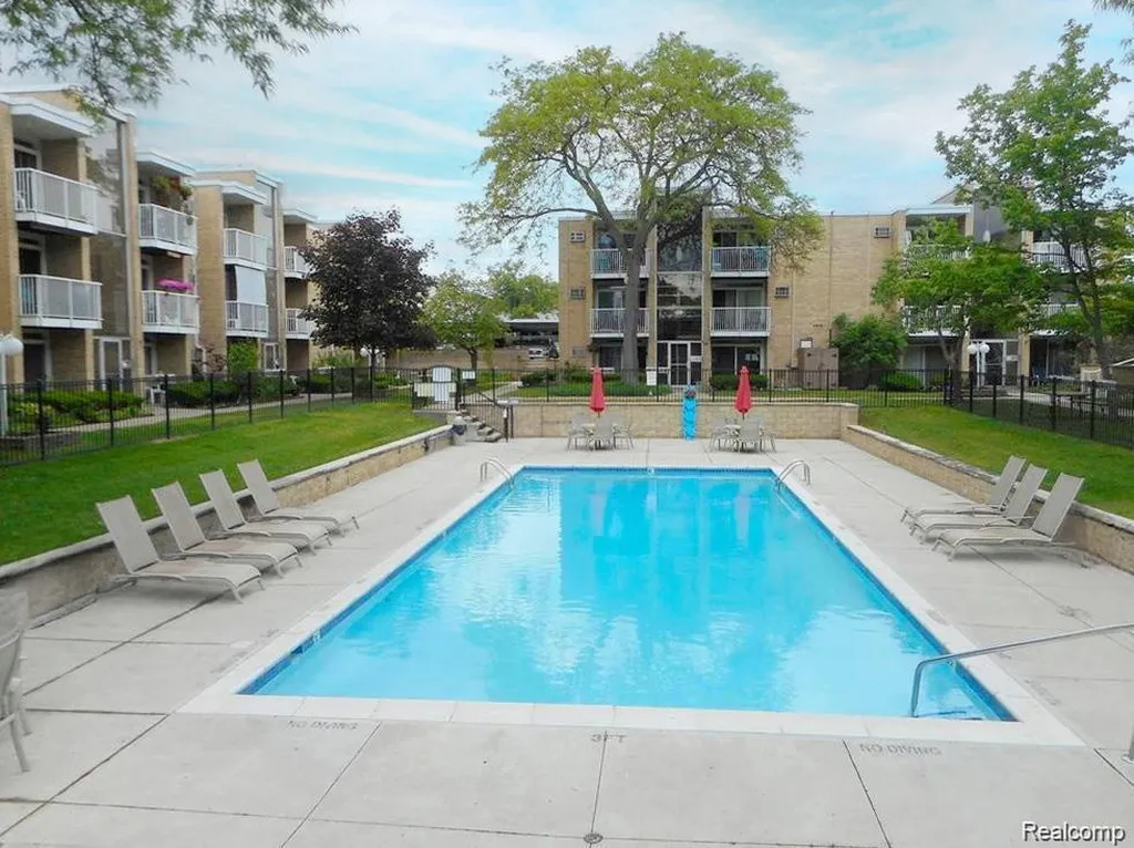 4909 Crooks Road Royal Oak City MI 48073