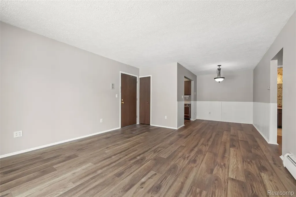4909 Crooks Road Royal Oak City MI 48073