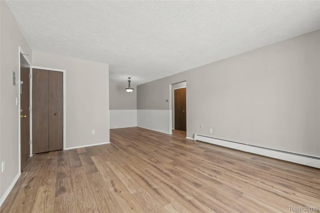 4909 Crooks Road Royal Oak City MI 48073
