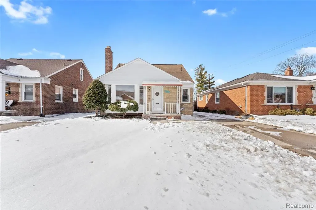 6740 Larme Avenue Allen Park City MI 48101
