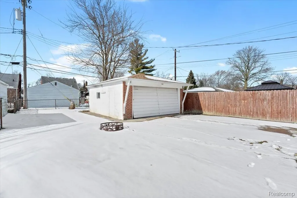 6740 Larme Avenue Allen Park City MI 48101
