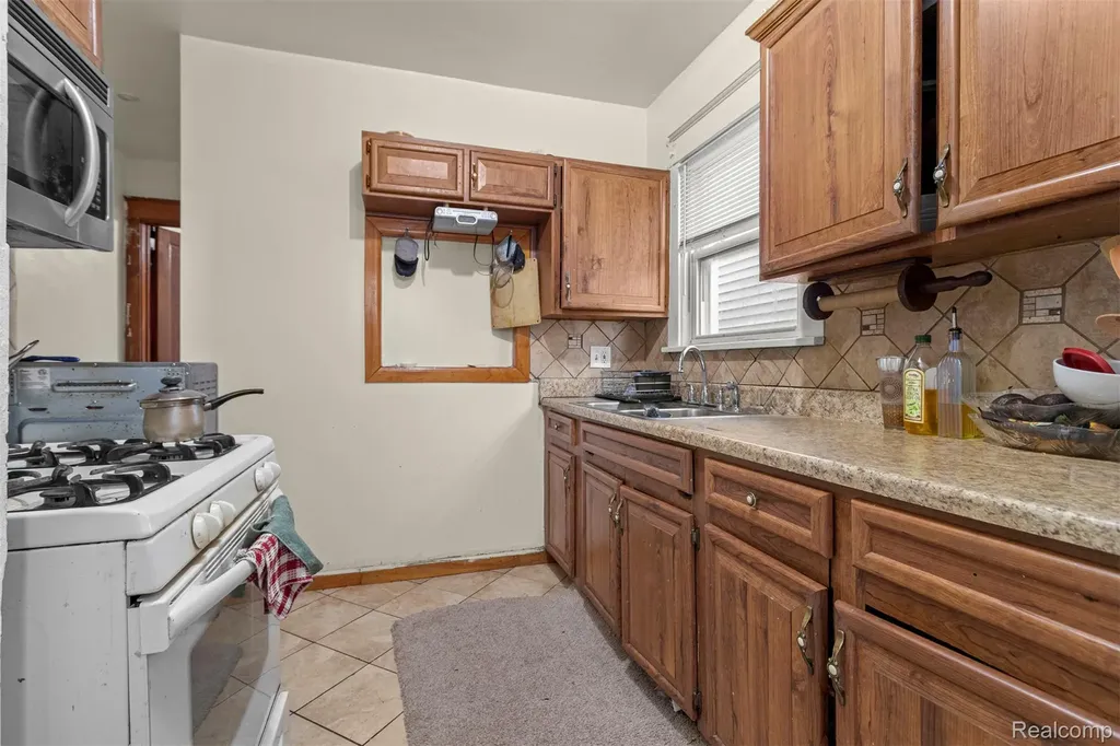 4509 Helen Street Dearborn City MI 48126