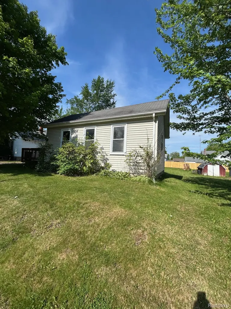 6010 Fox Street Mayville Village MI 48744