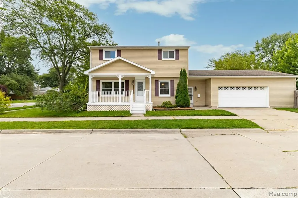 23225 Elaine Street St. Clair Shores City MI 48080