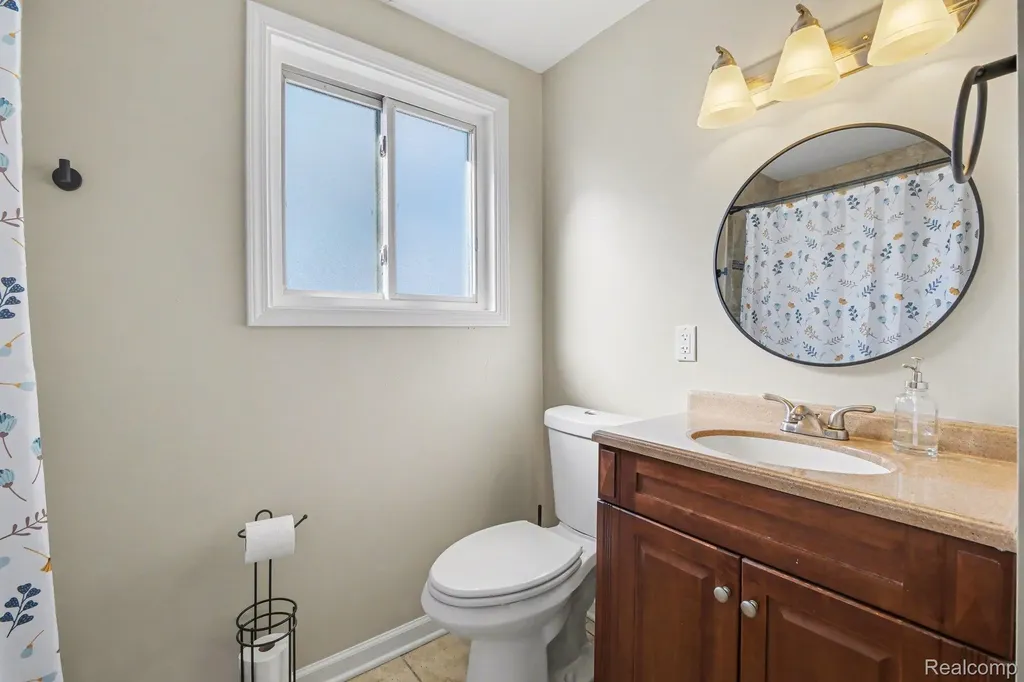 23225 Elaine Street St. Clair Shores City MI 48080