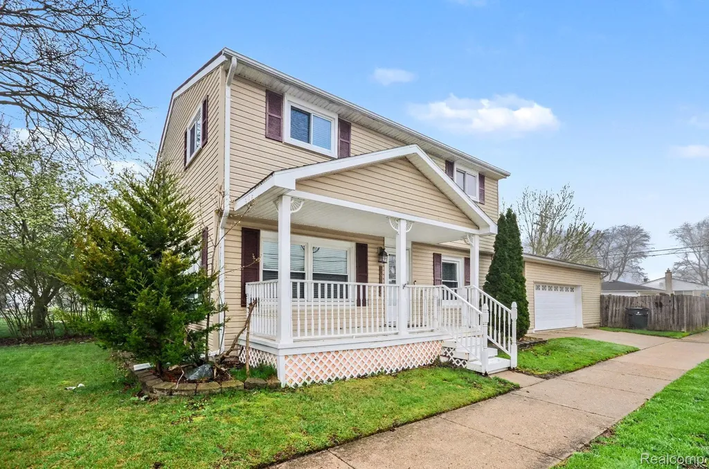 23225 Elaine Street St. Clair Shores City MI 48080