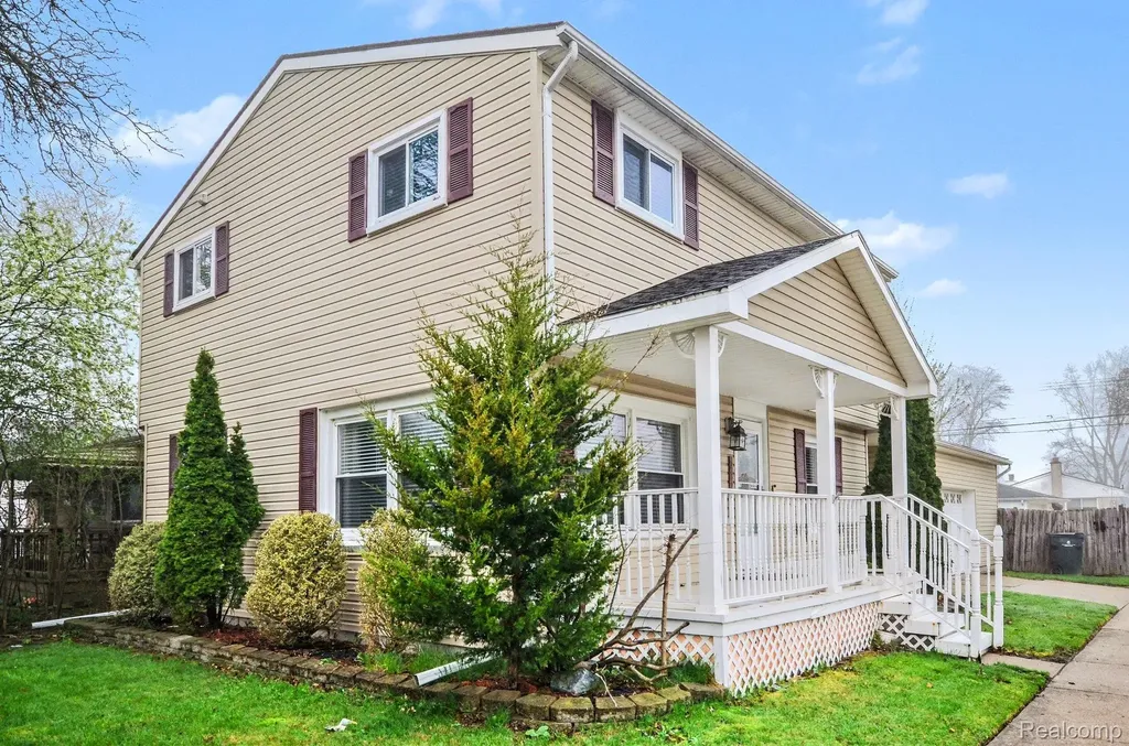 23225 Elaine Street St. Clair Shores City MI 48080