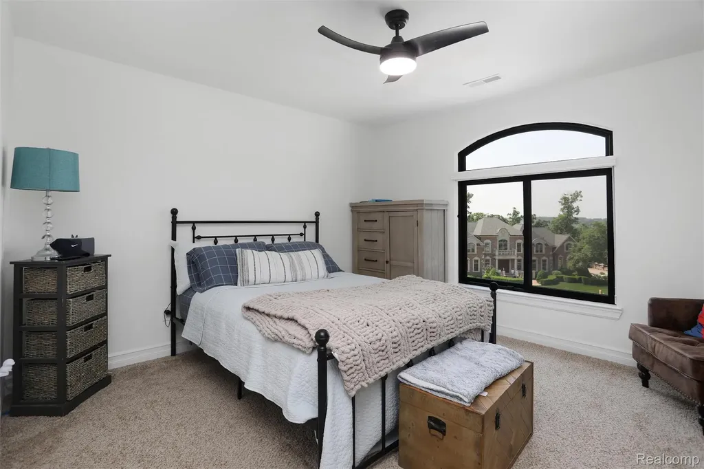 2584 Heights View Court Rochester City MI 48306