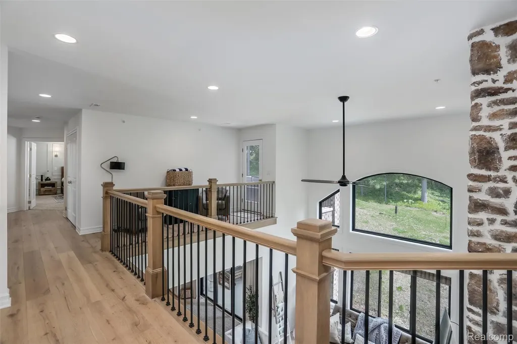 2584 Heights View Court Rochester City MI 48306