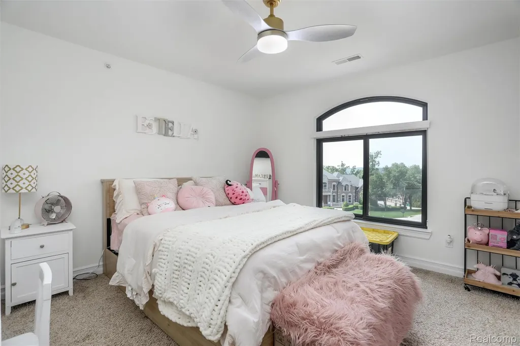2584 Heights View Court Rochester City MI 48306