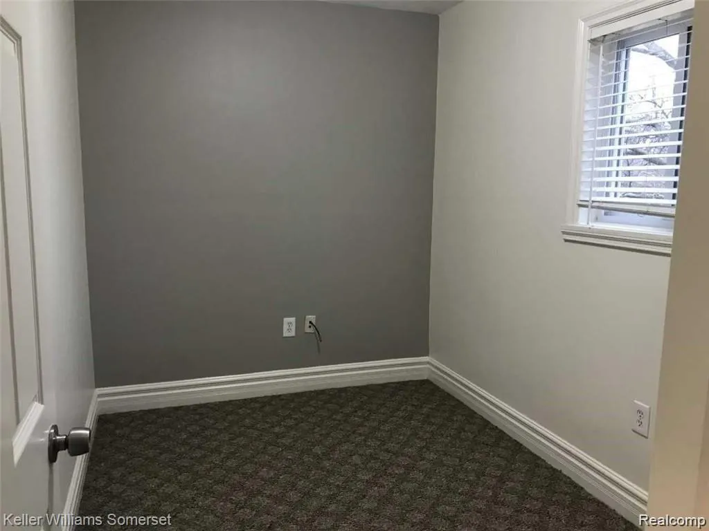 18541 Utica Roseville City MI 48066