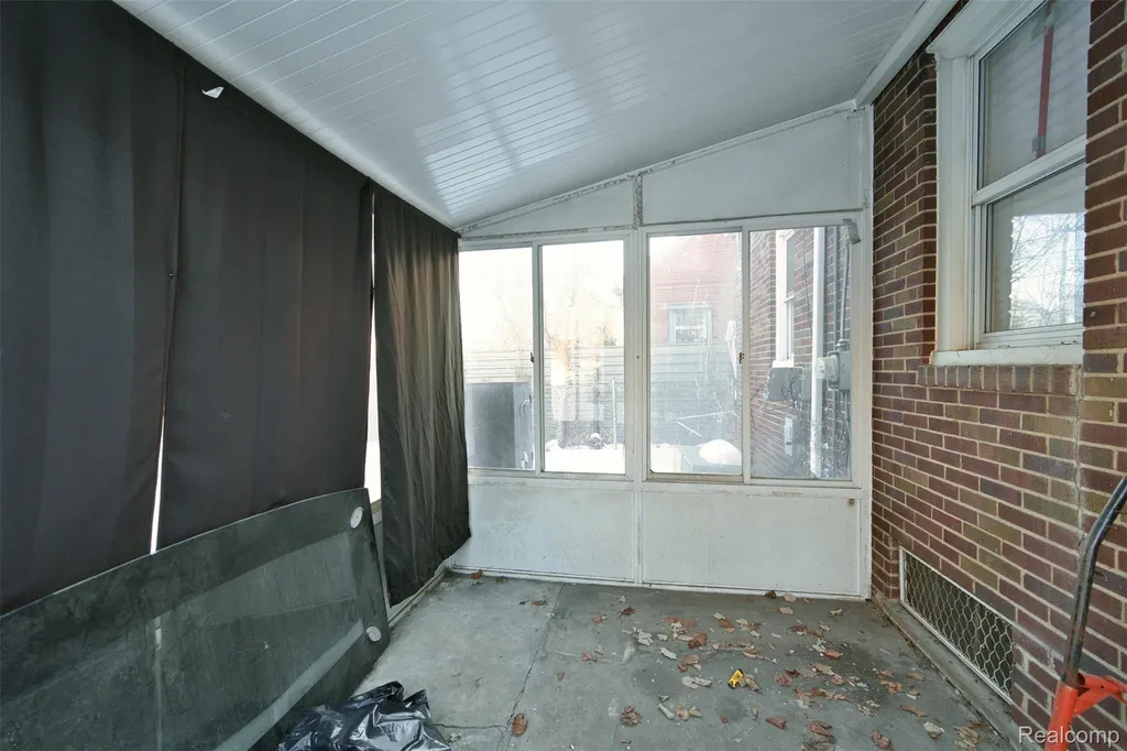1709 S Deacon Street Detroit City MI 48217