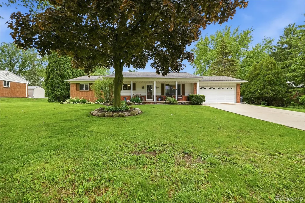 184 Carter Drive Troy City MI 48098