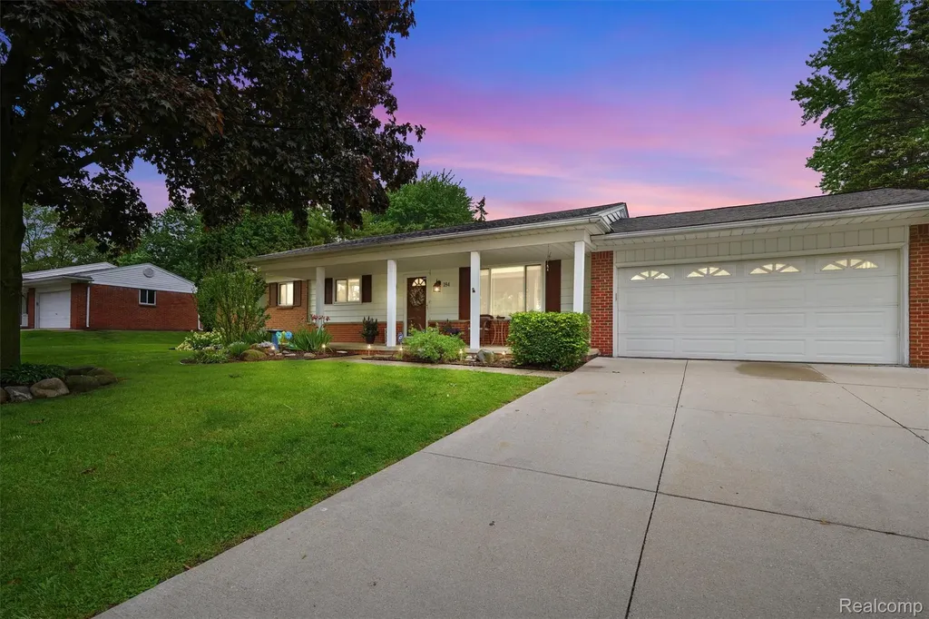 184 Carter Drive Troy City MI 48098