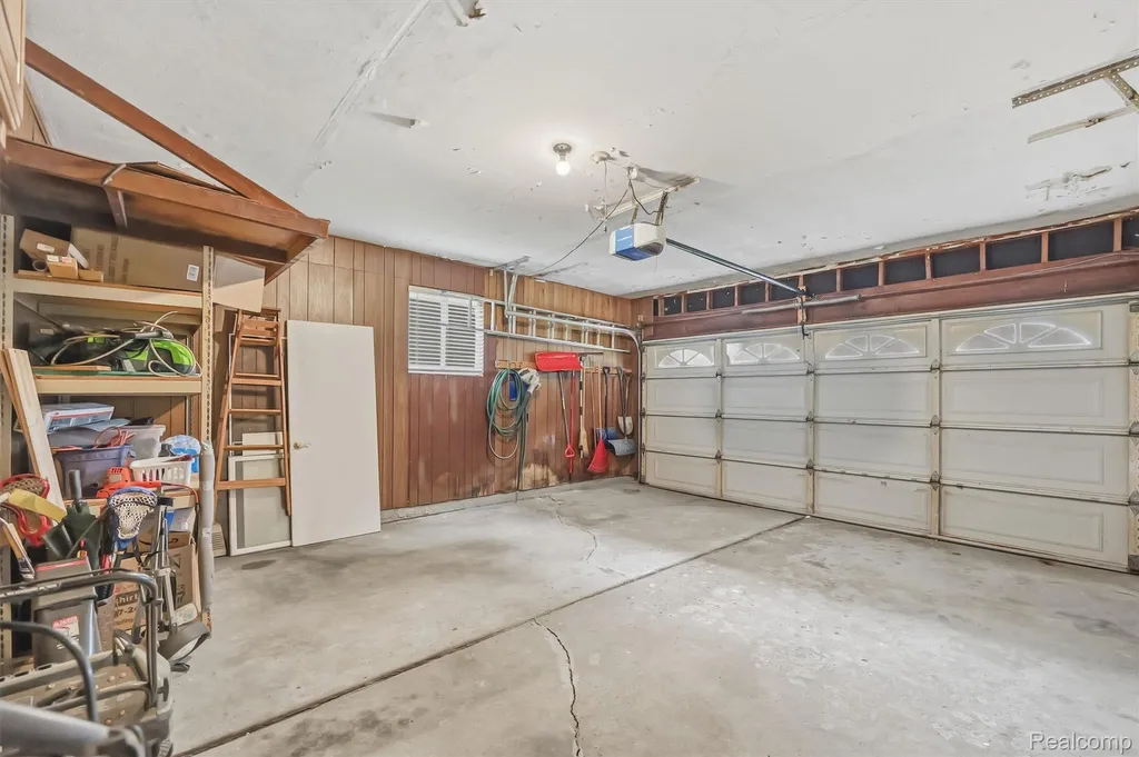 184 Carter Drive Troy City MI 48098