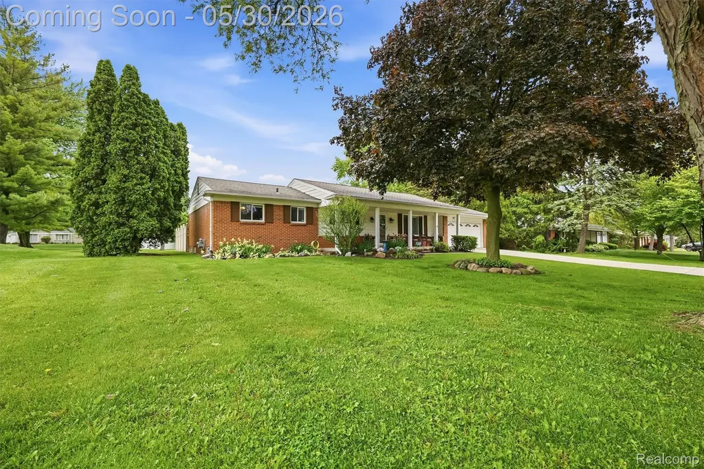 184 Carter Drive Troy City MI 48098