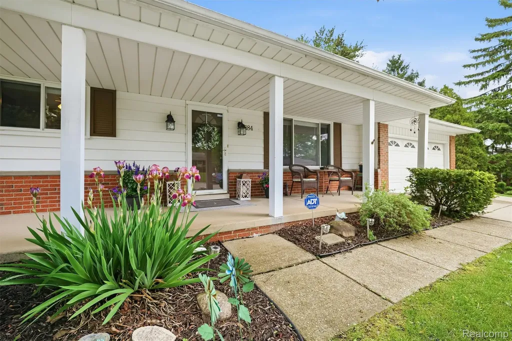 184 Carter Drive Troy City MI 48098