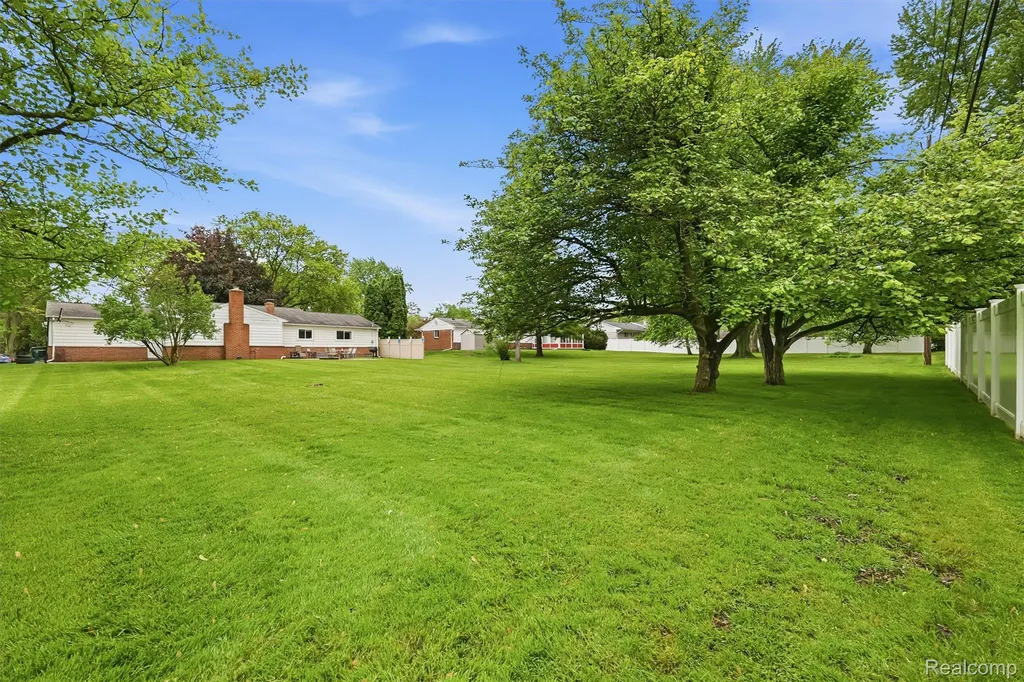 184 Carter Drive Troy City MI 48098
