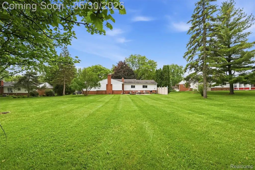 184 Carter Drive Troy City MI 48098