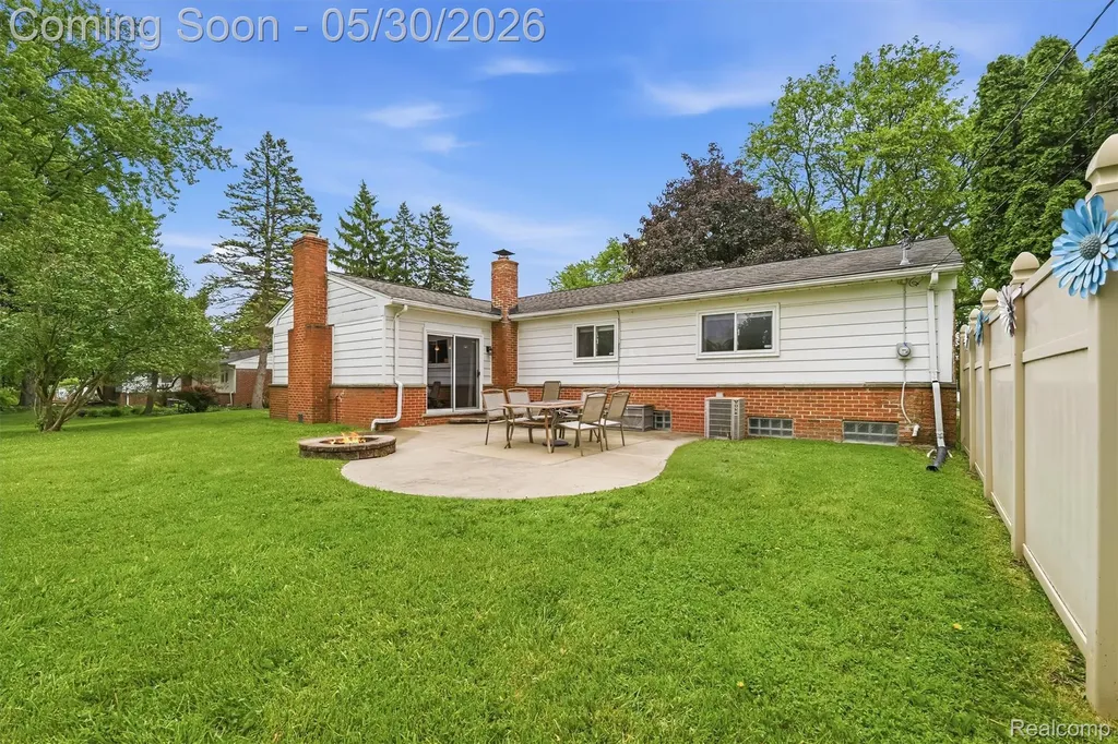 184 Carter Drive Troy City MI 48098