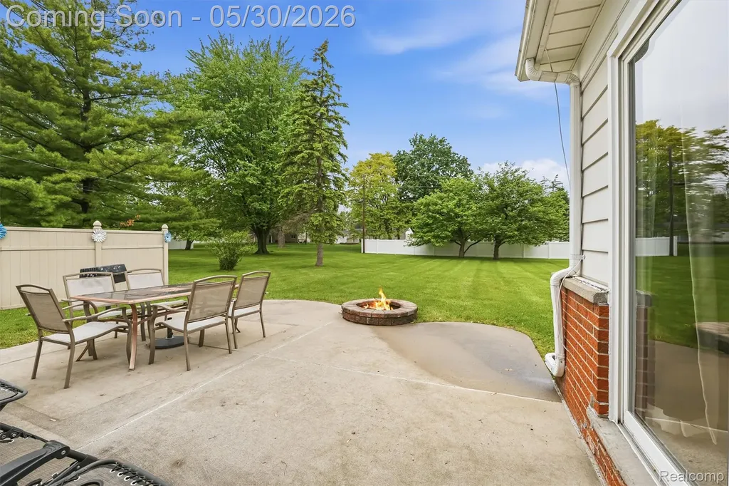 184 Carter Drive Troy City MI 48098