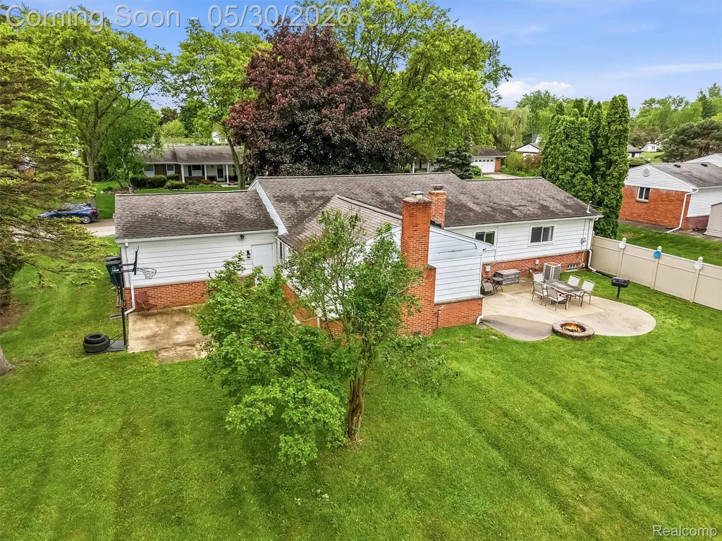 184 Carter Drive Troy City MI 48098