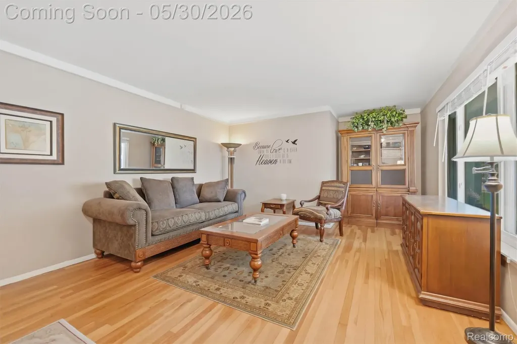 184 Carter Drive Troy City MI 48098
