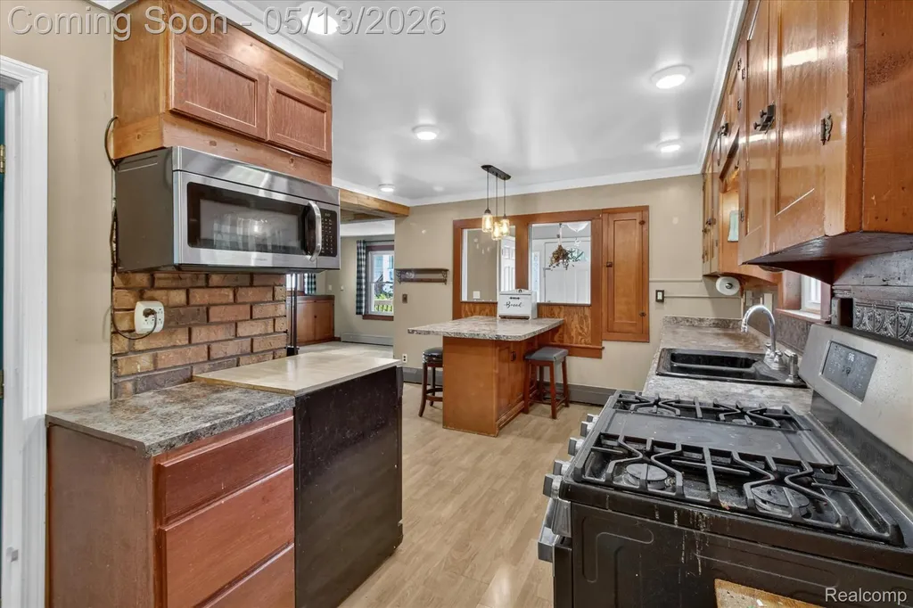 50 Clarence Street Belleville City MI 48111
