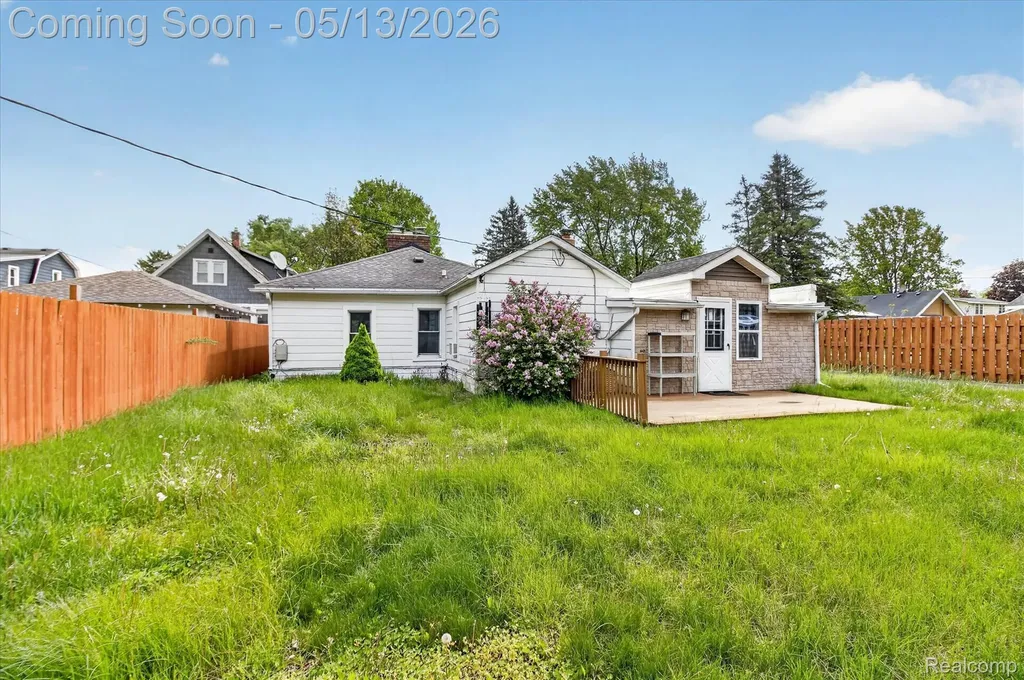 50 Clarence Street Belleville City MI 48111