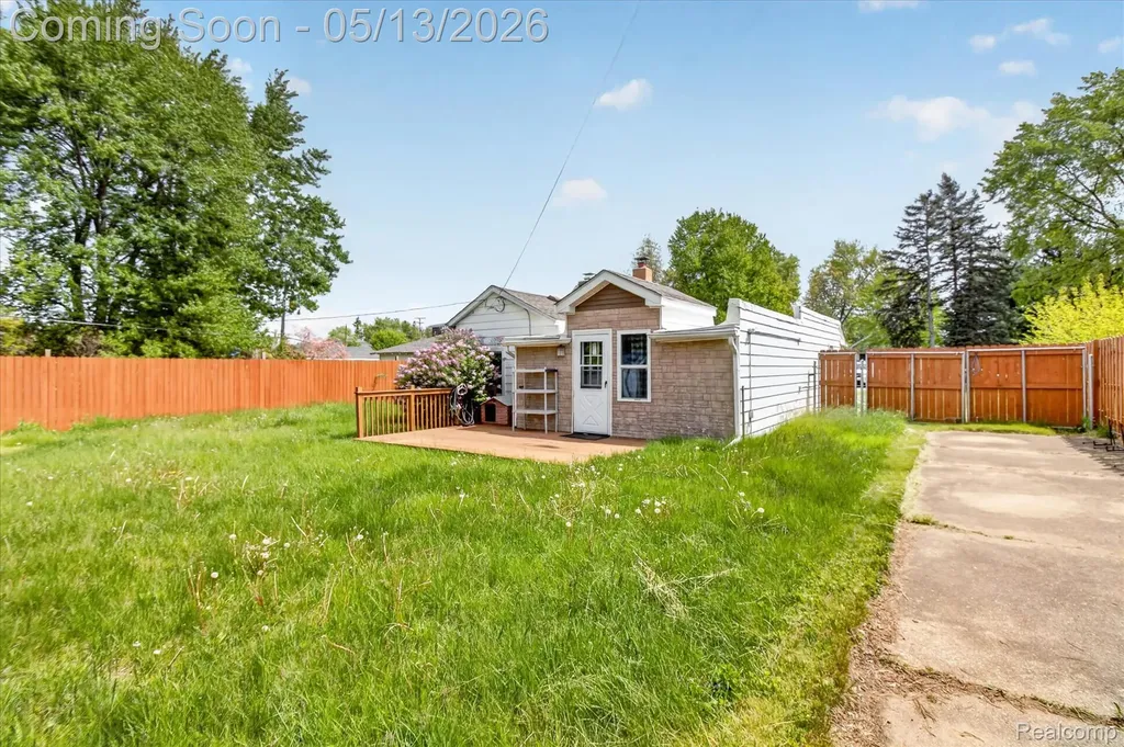50 Clarence Street Belleville City MI 48111