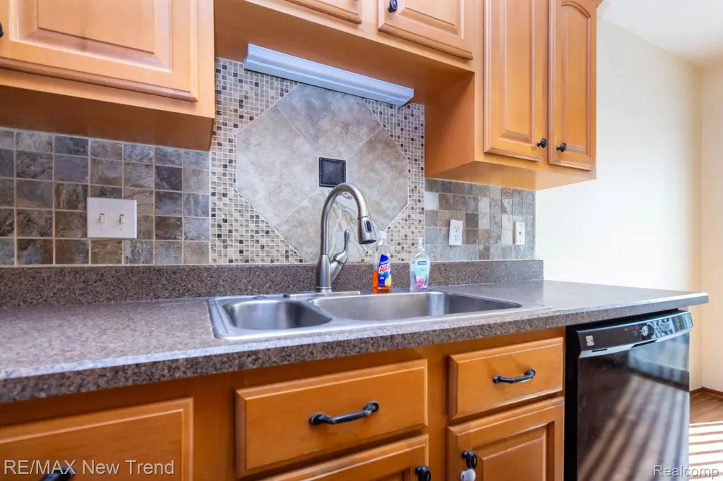 29583 Sierra Pointe Circle Farmington Hills City MI 48331