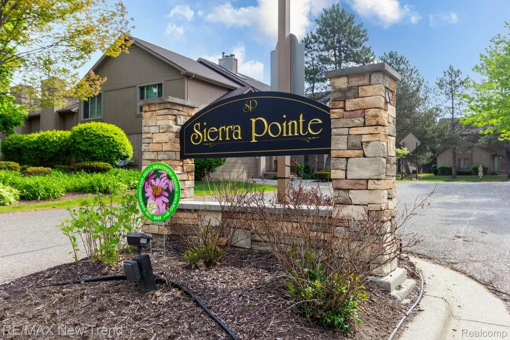 29583 Sierra Pointe Circle Farmington Hills City MI 48331