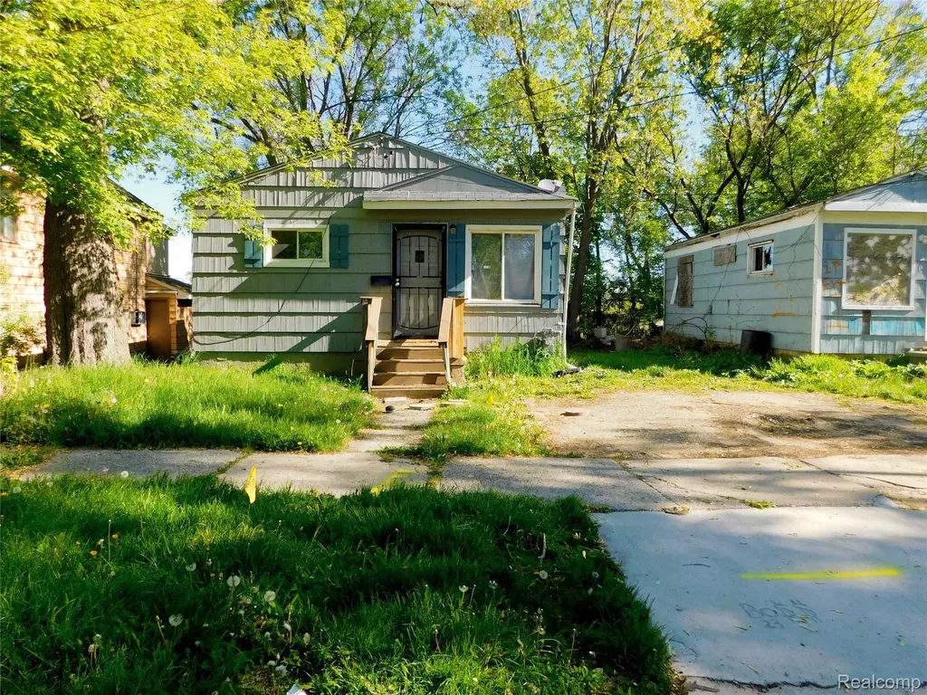 722 Barrie Avenue Flint City MI 48507