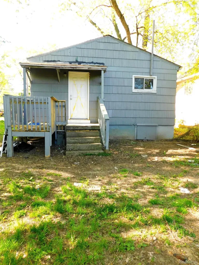 722 Barrie Avenue Flint City MI 48507