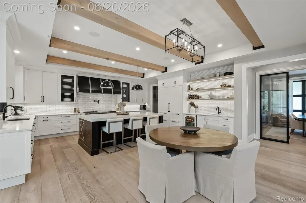 5200 Windingwood Drive Bloomfield Hills City MI 48302
