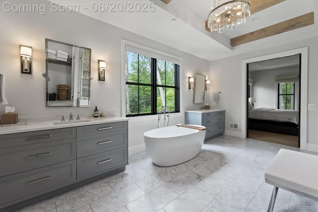 5200 Windingwood Drive Bloomfield Hills City MI 48302